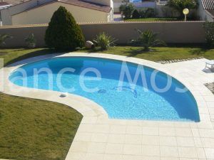Piscine en émaux de verre